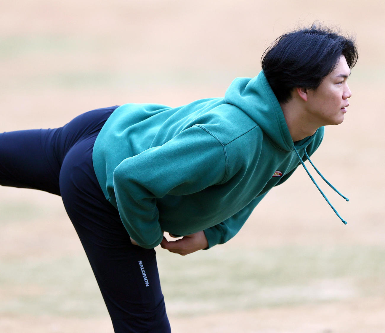 鳴尾浜で自主トレする阪神及川（撮影・上山淳一）