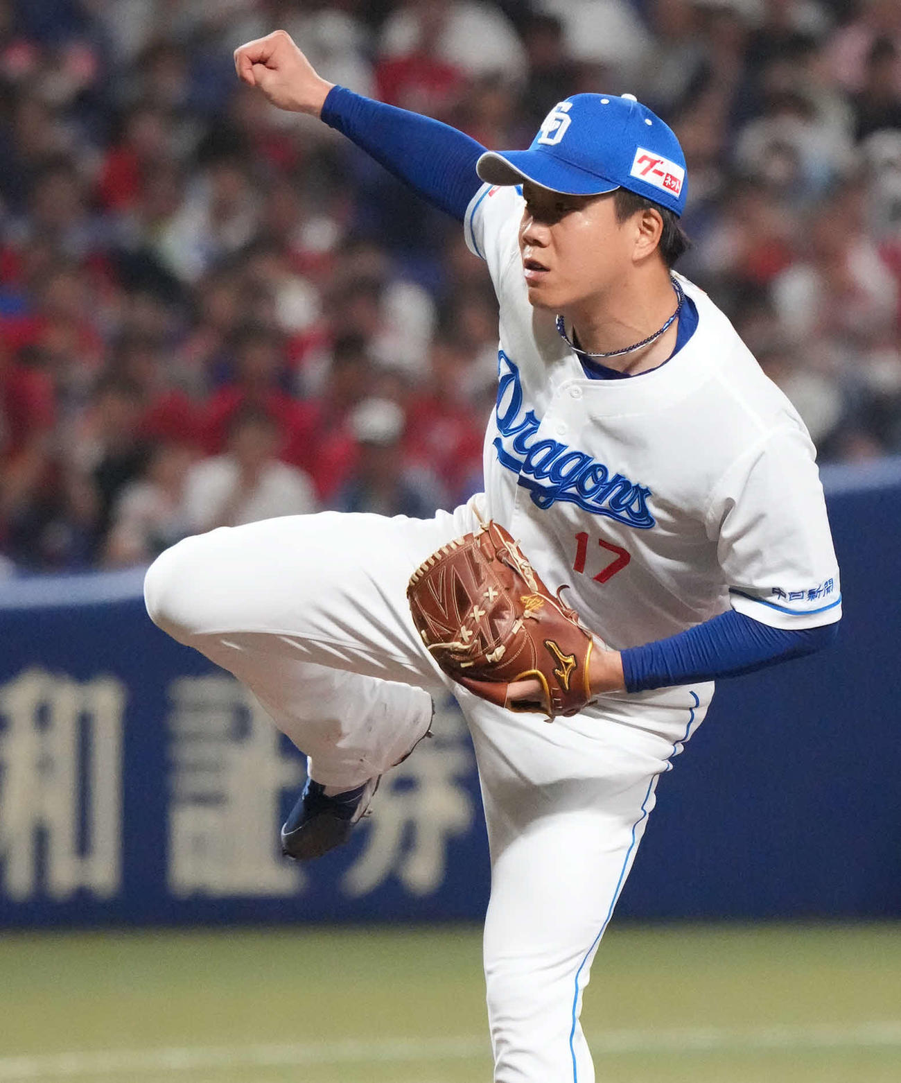 8月13日、中日先発の柳は広島戦で9回無安打に抑えながら降板、ノーヒットノーランを逃した（撮影・森本幸一）