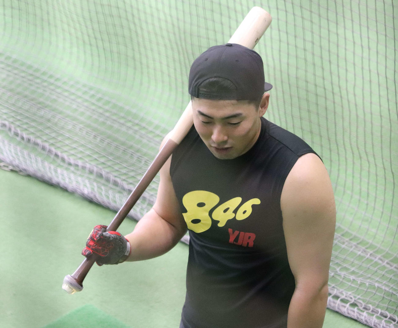 ジャイアンツ球場で自主トレする巨人浅野（撮影・小早川宗一郎）