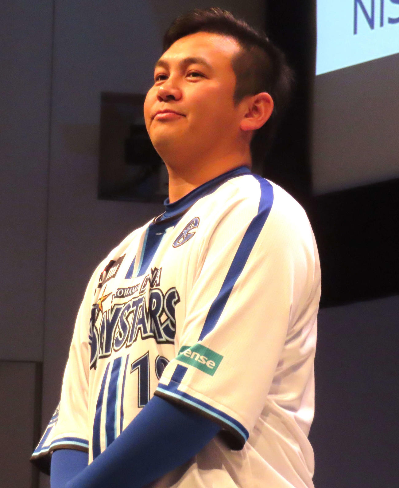 横浜DeNAベイスターズ＆横浜F・マリノススペシャルトークショーに参加したDeNA山崎（撮影・黒須亮）