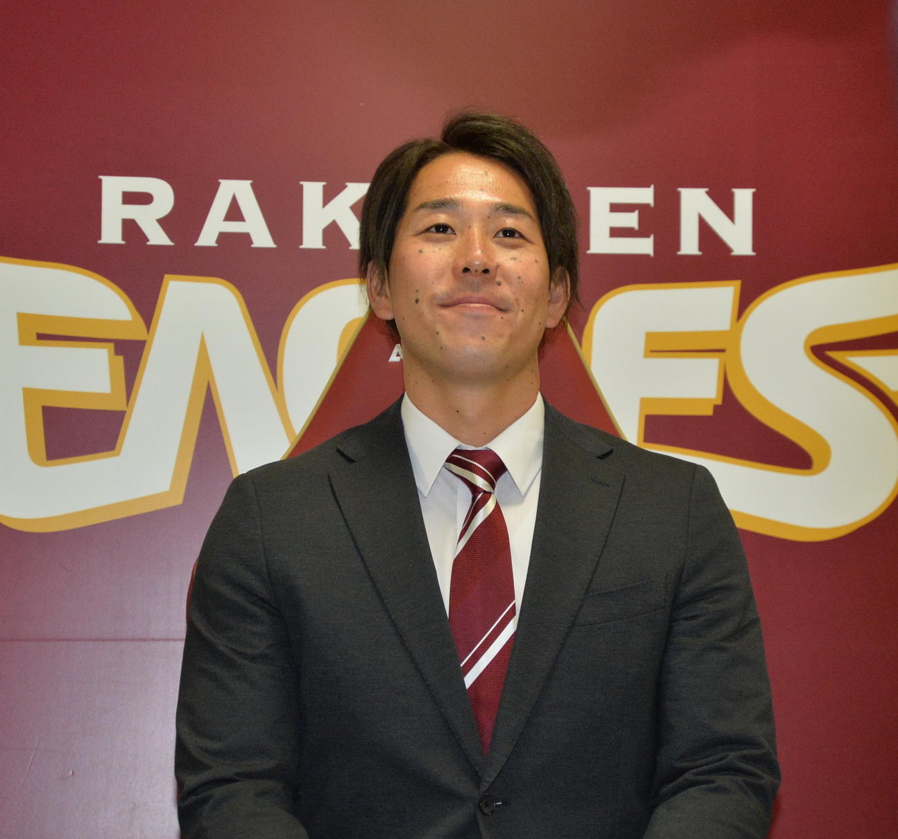 契約更改交渉を終えて取材対応に応じる楽天鈴木大（撮影・濱本神威）