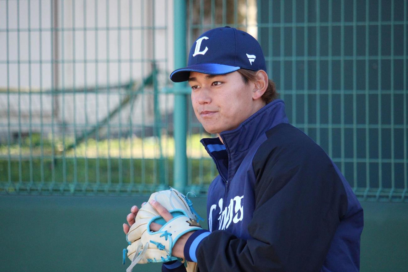 花咲徳栄OBの野球教室に参加し先輩ロッテ愛斗への思いを語った西武西川（撮影・金子真仁）