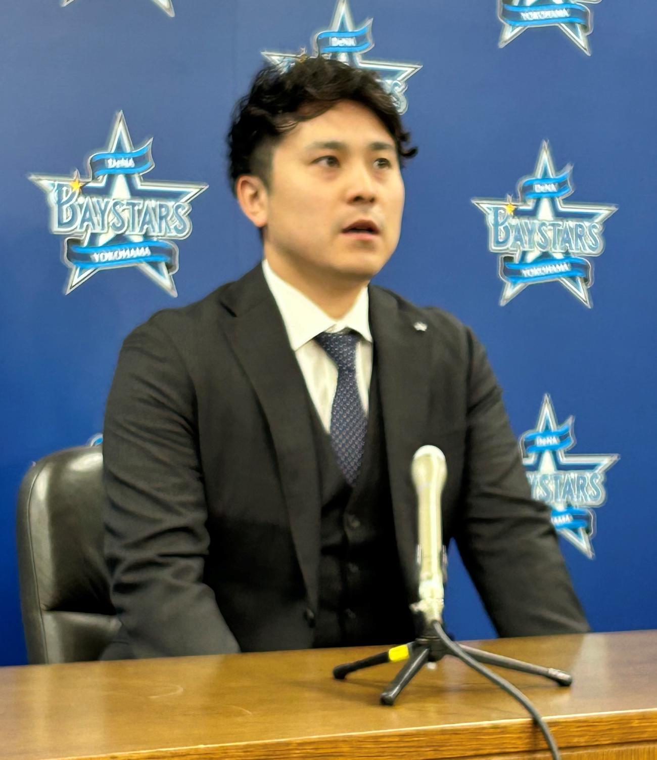 契約更改を終え、今季を振り返るDeNA佐野（撮影・古川真弥）
