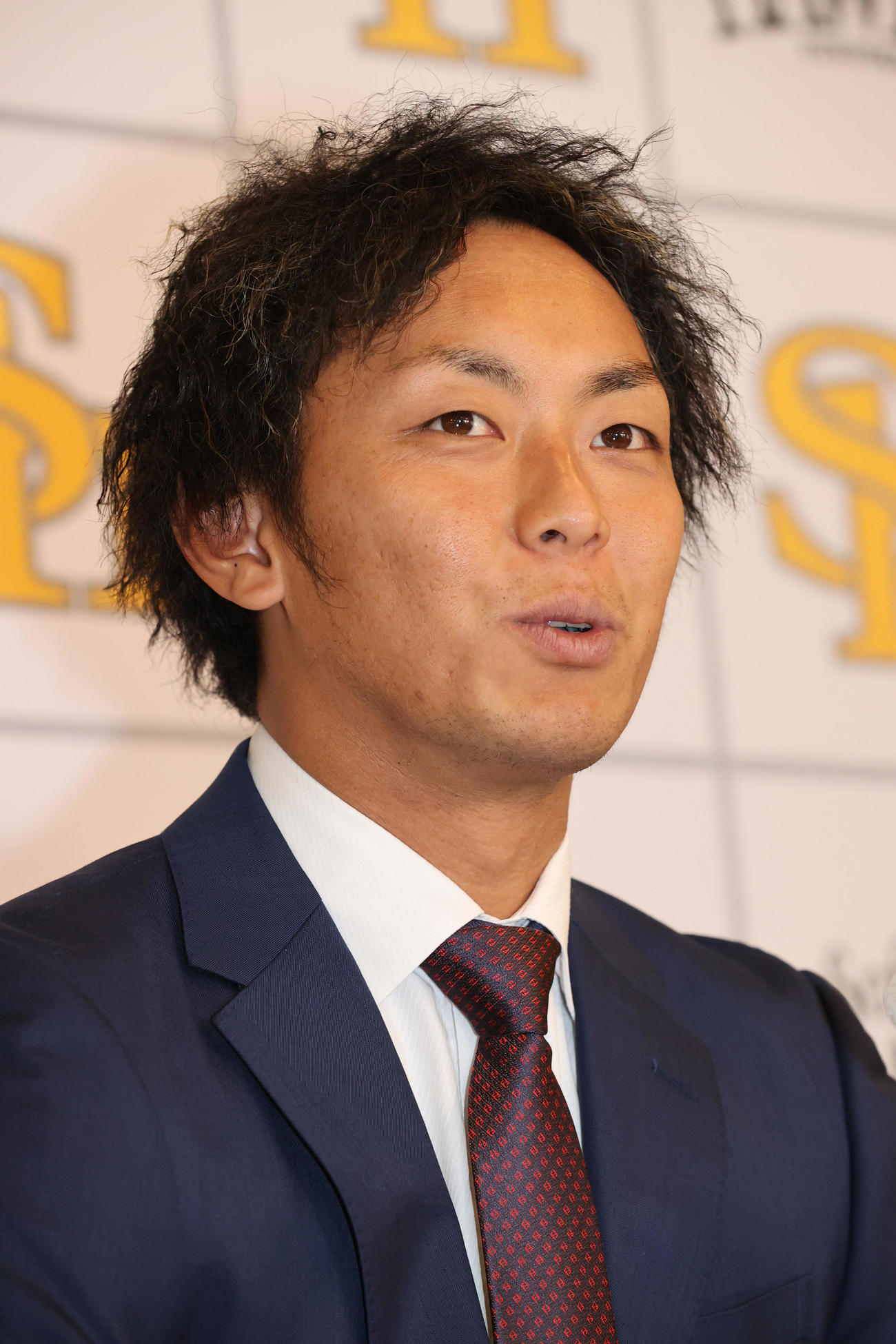 契約更改を終えた今宮は来季の抱負を語る（撮影・梅根麻紀）