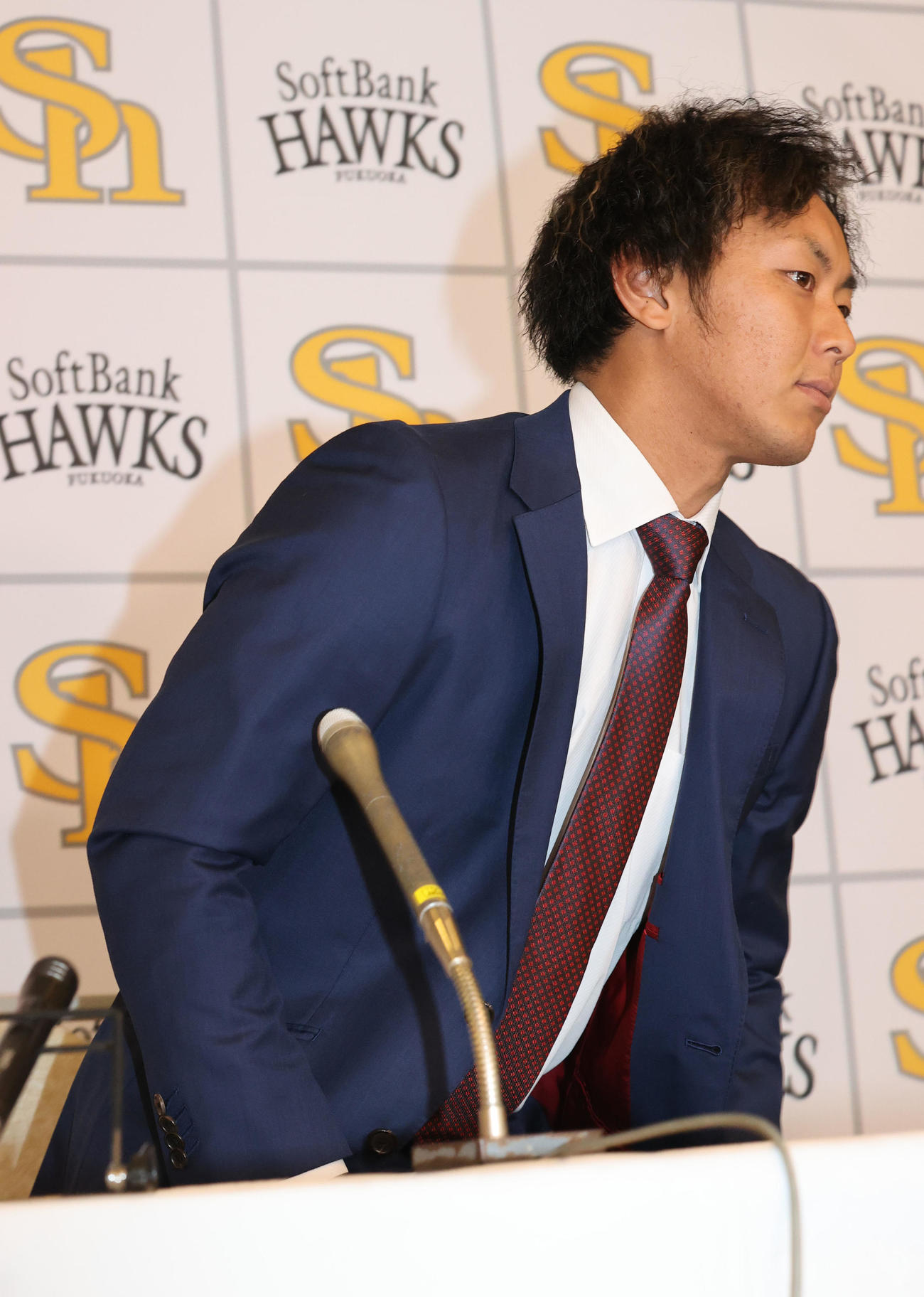 契約更改を終えた今宮（撮影・梅根麻紀）