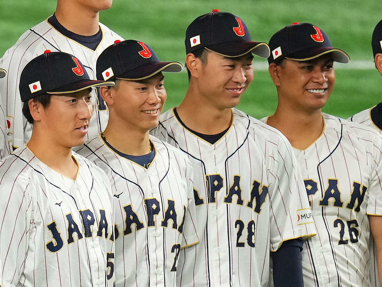 3月8日、侍ジャパンでの宇田川（右）ら、左から大勢、湯浅、高橋宏