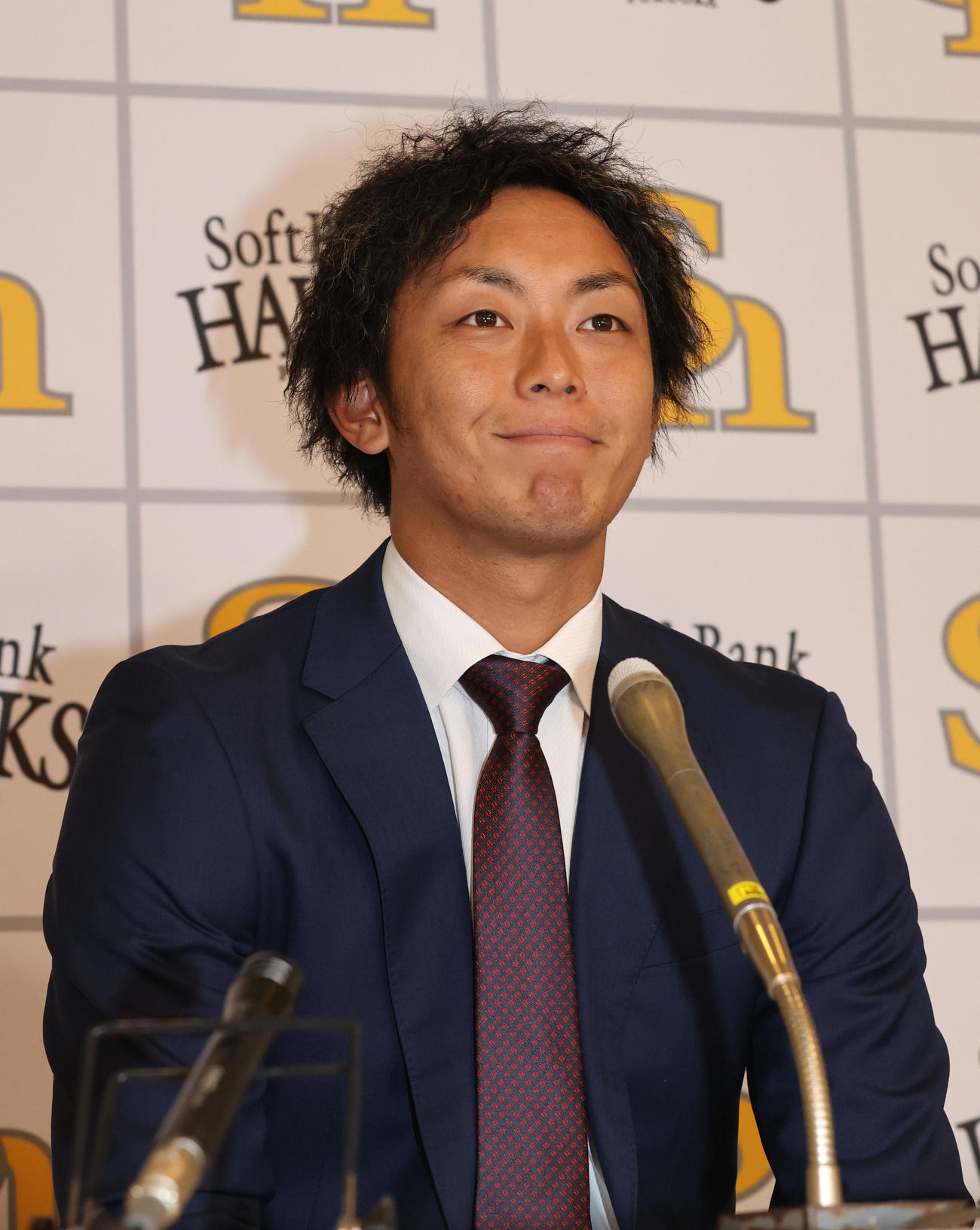 契約更改を終えた今宮は来季の抱負を語る（撮影・梅根麻紀）