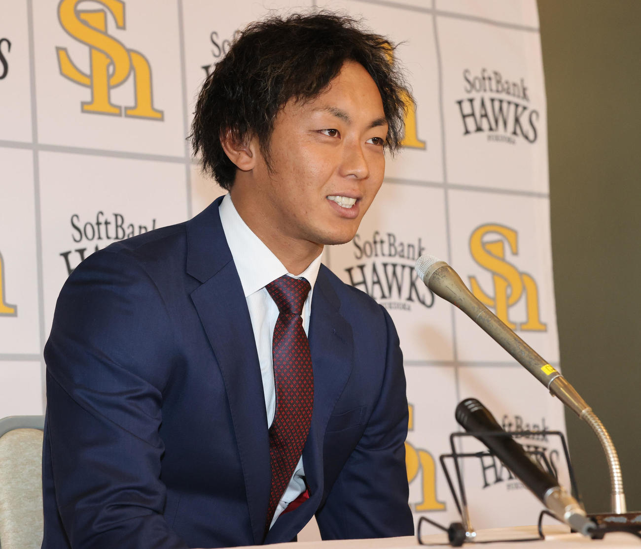 契約更改を終えた今宮は来季の抱負を語る（撮影・梅根麻紀）