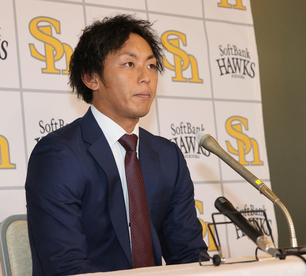 契約更改を終えた今宮は来季の抱負を語る（撮影・梅根麻紀）