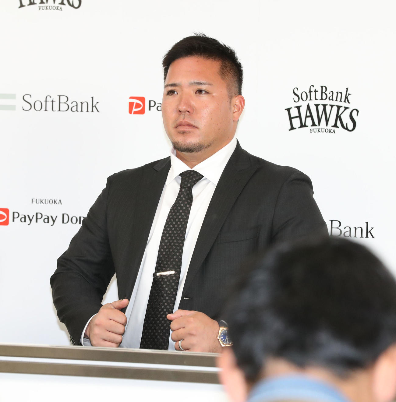 会見場に登壇した山川（撮影・梅根麻紀）