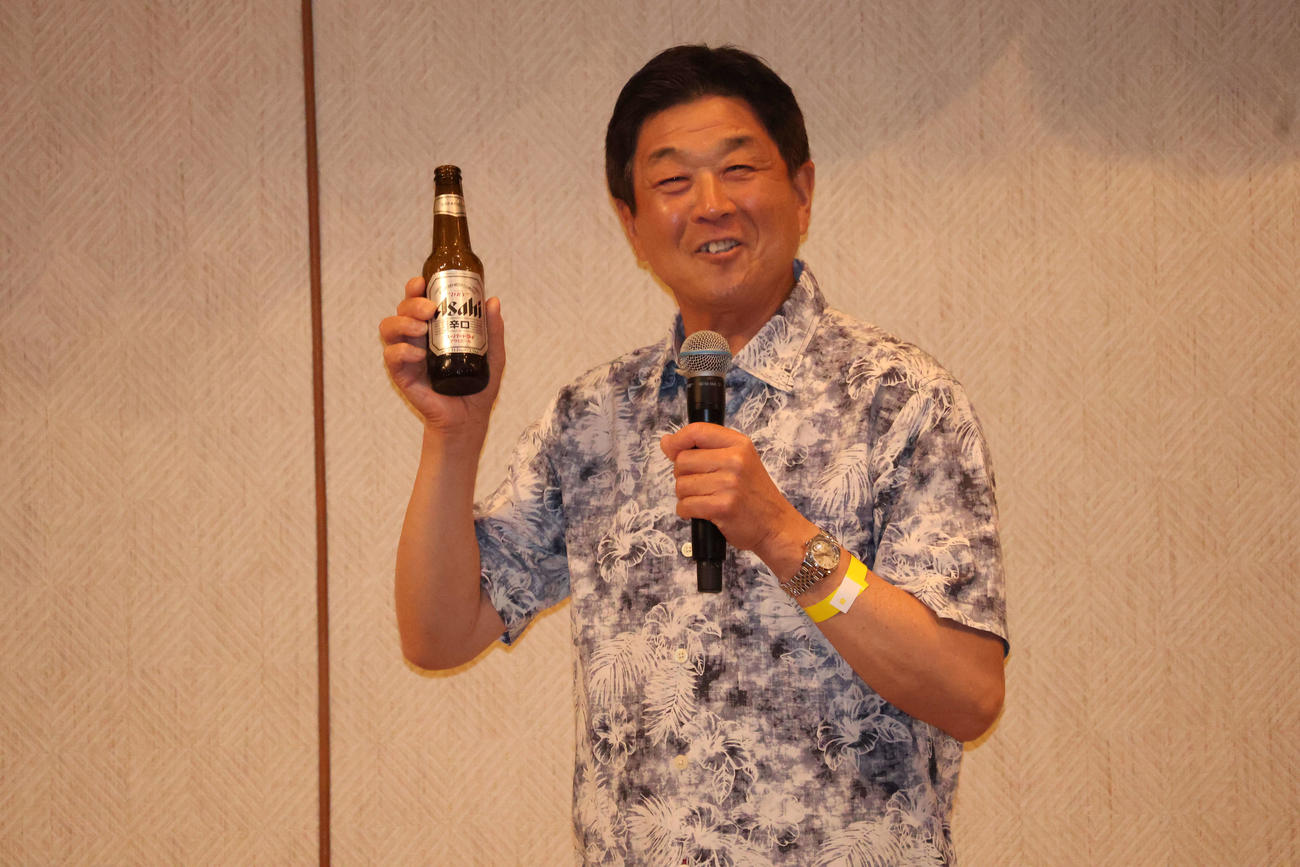 12月13日、V旅行の祝賀会でも「おつかれ生です」で中締めした阪神平田ヘッドコーチ