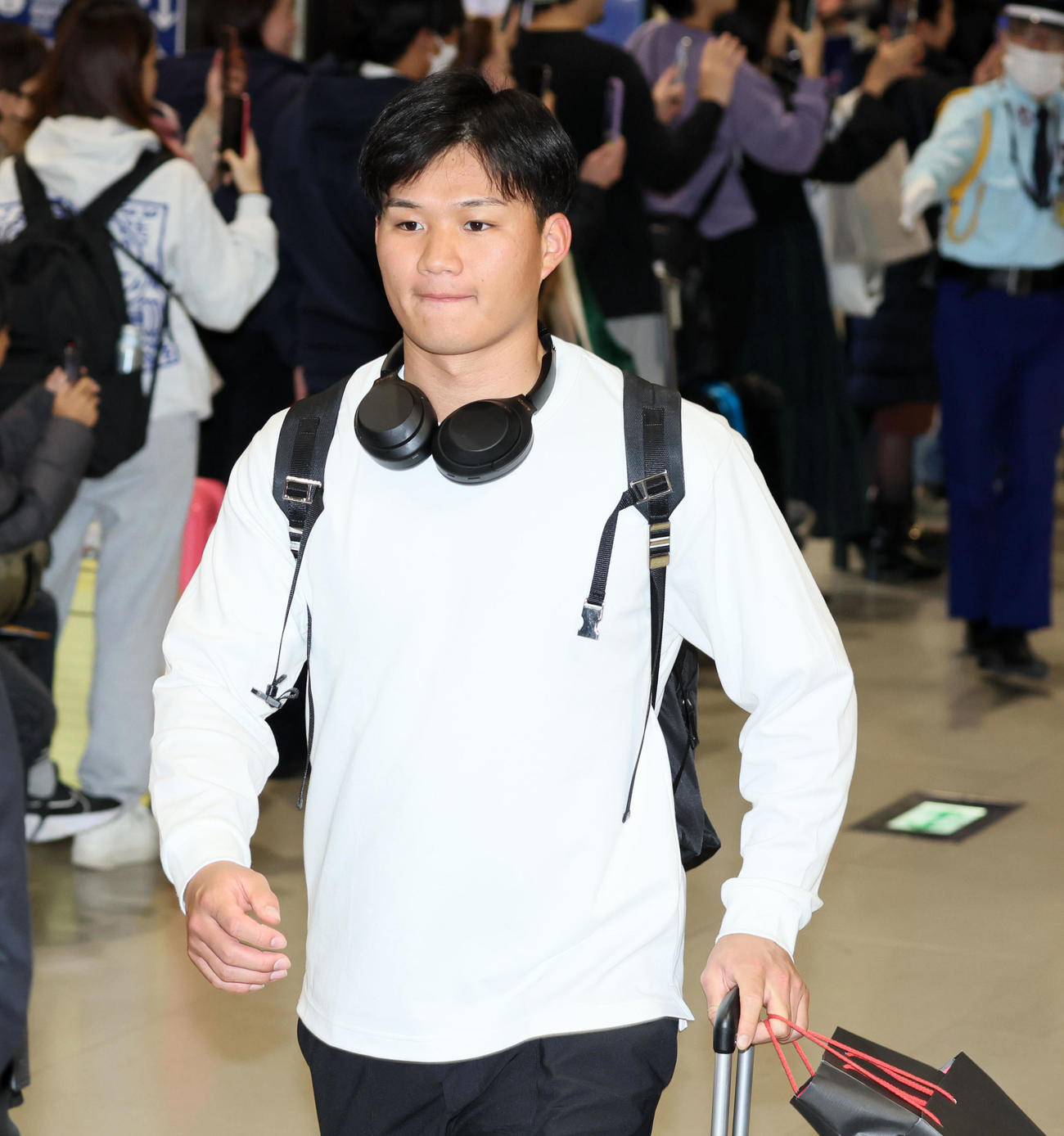 優勝旅行から帰国した森下（撮影・加藤哉）