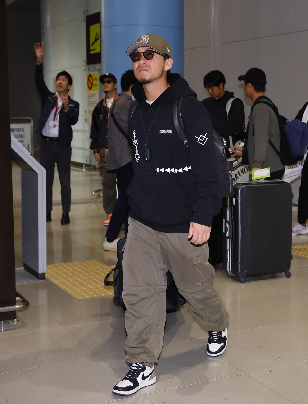 V旅行先のハワイから帰国した伊藤将（撮影・藤尾明華）