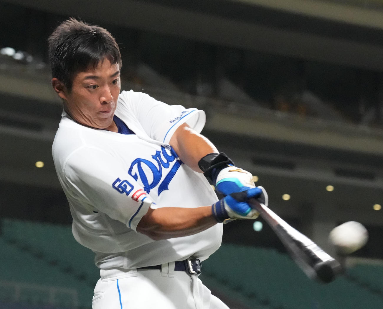 ロングティー打撃練習をする鵜飼（2023年11月1日撮影）