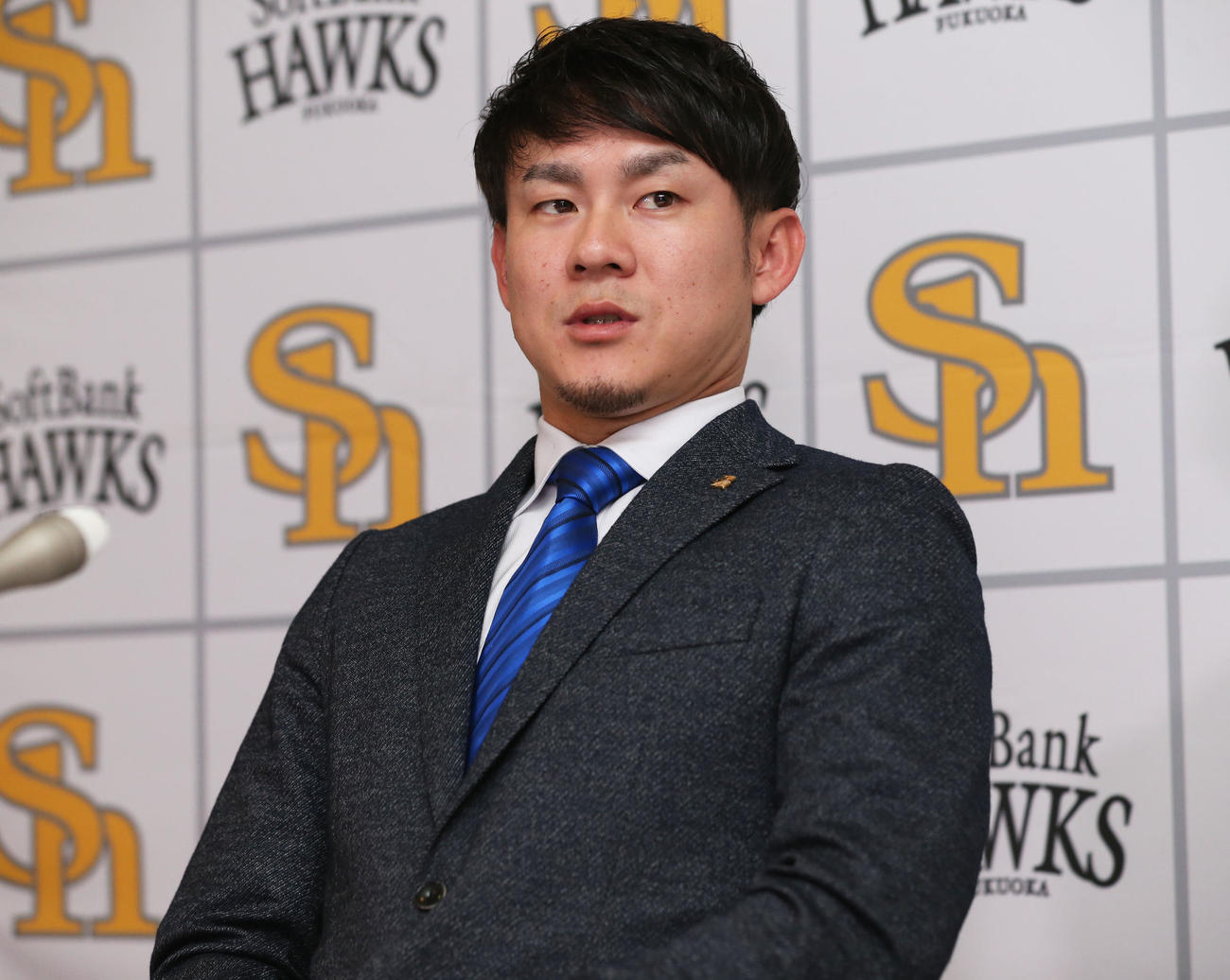 契約更改を終え会見に臨む牧原大（撮影・冨田成美）