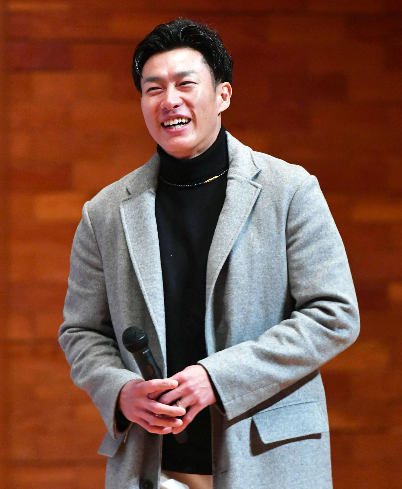 トークショーに笑顔で登場する柳田悠岐（撮影・岩下翔太）