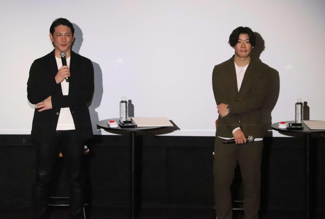 トークショーに出演した巨人小林（左）と松原（撮影・小早川宗一郎）