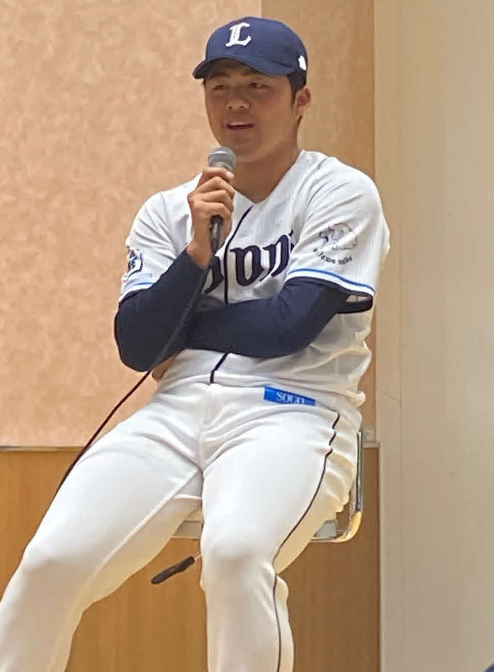 イベントに出席しファンと交流する西武豆田（撮影・山崎純一）
