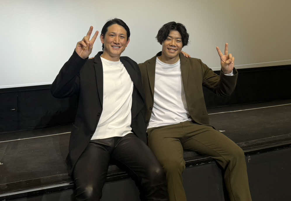 トークショーに出演した巨人小林（左）と松原（撮影・小早川宗一郎）