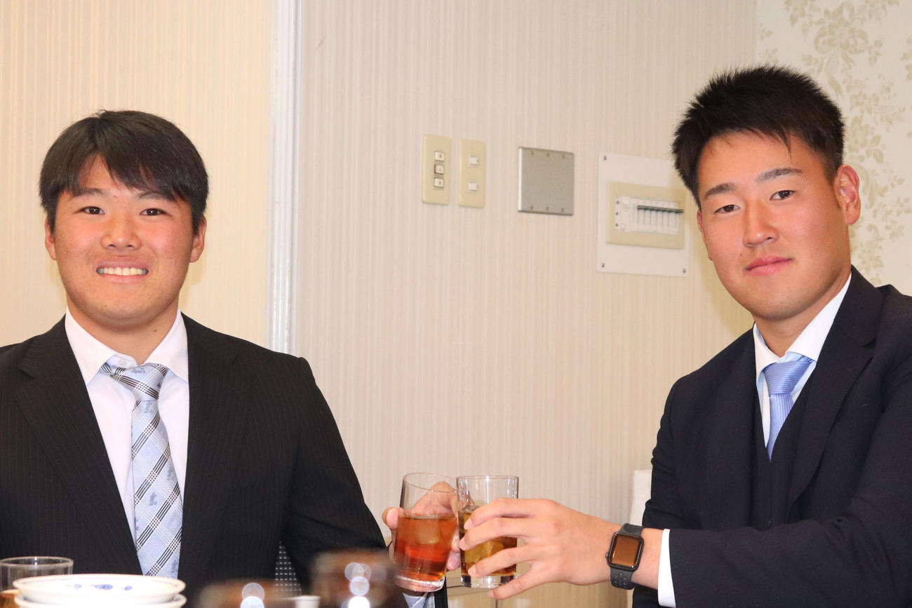 激励会に登場した、西武ドラ2の上田と広島ドラ2の高
