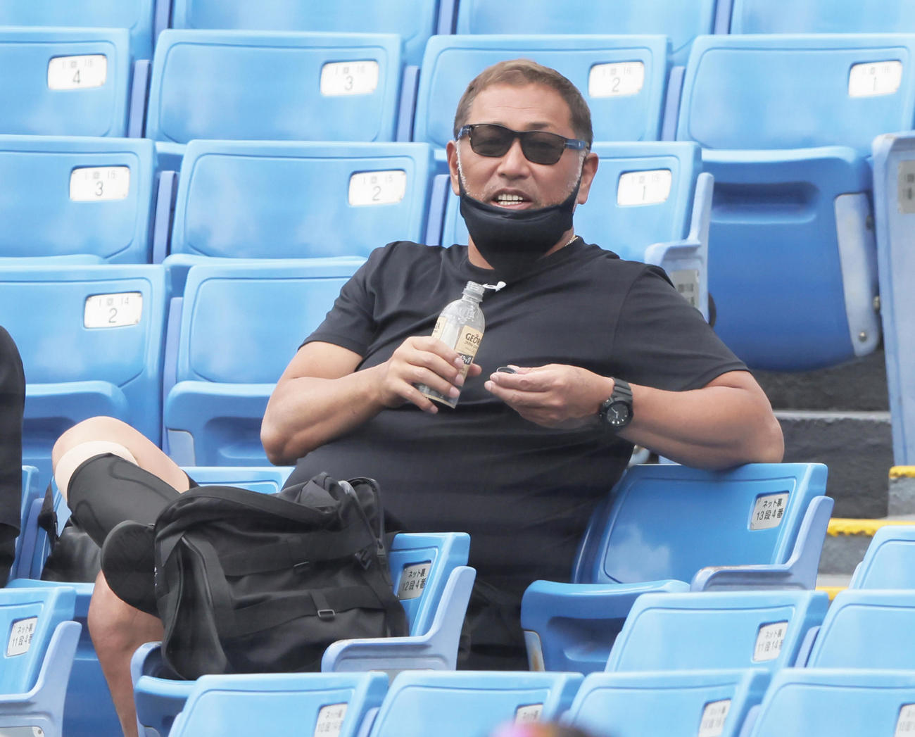 スタンドから試合を見つめる清原氏（2021年6月2日撮影）