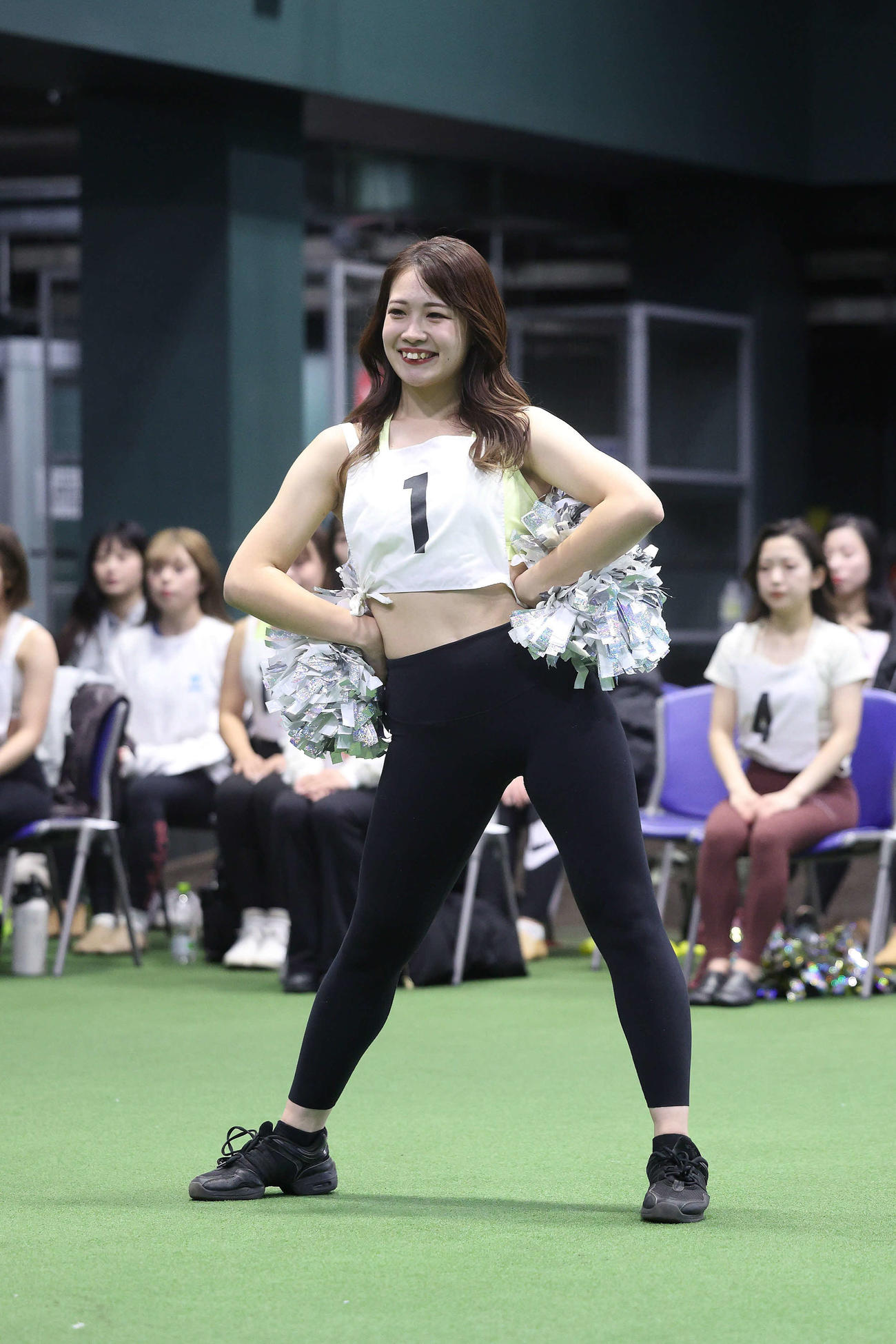 阪神のオフィシャルファンサービスメンバー「TigersGirls」のルーキーMikoto（球団提供）