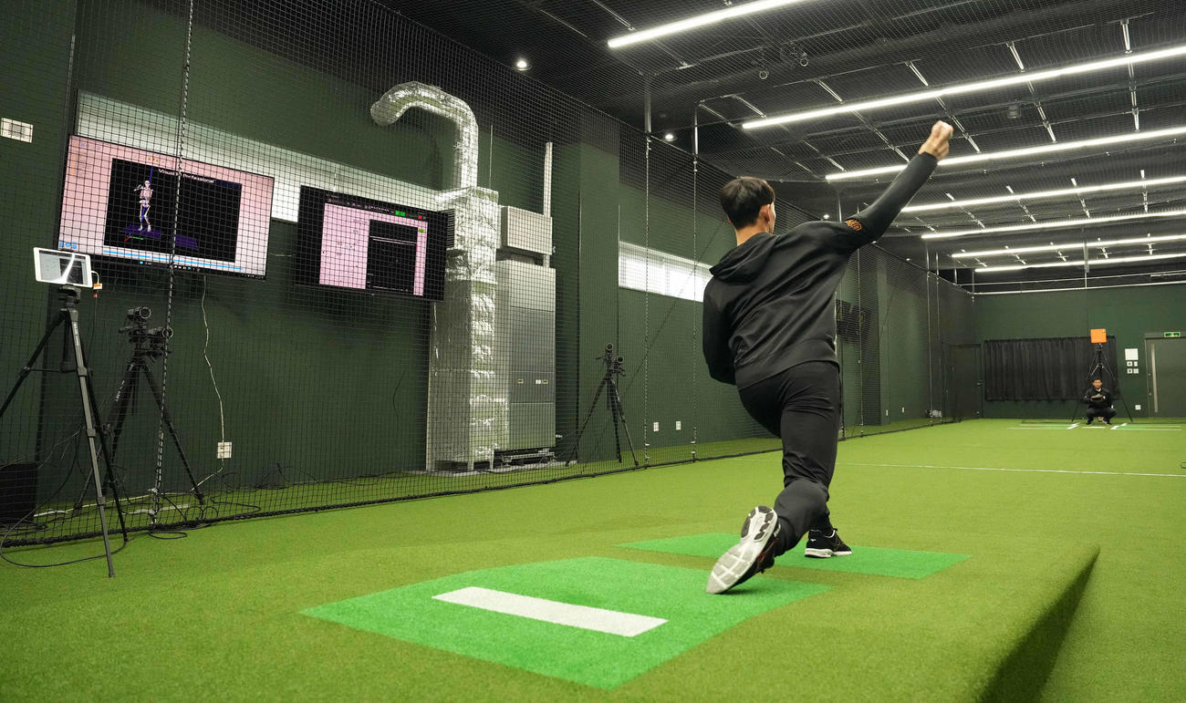 トレーニング棟の動作解析室（撮影・鈴木みどり）