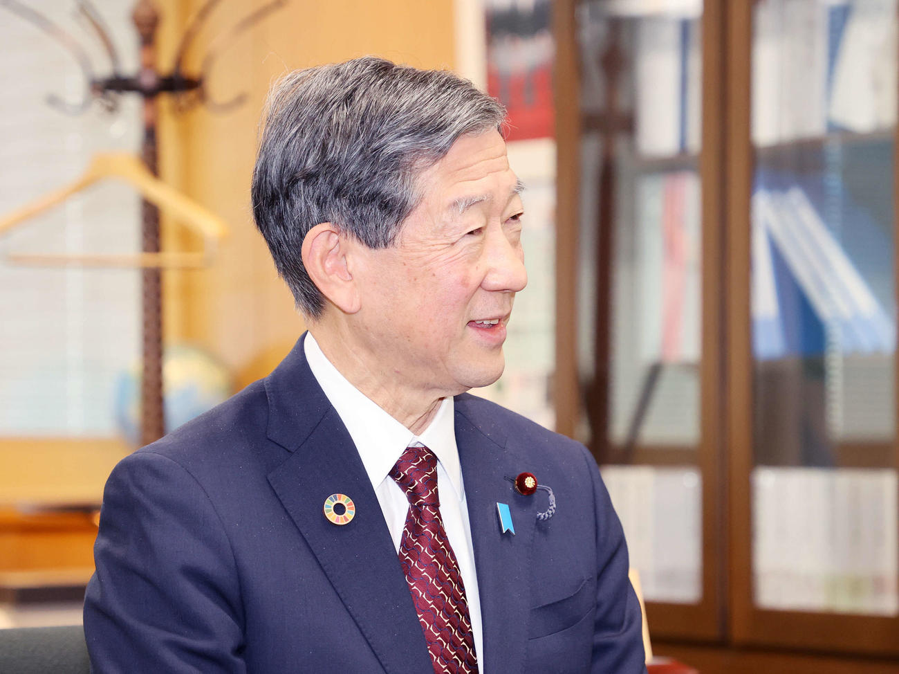 対談する伊藤環境大臣（撮影・鈴木正人）