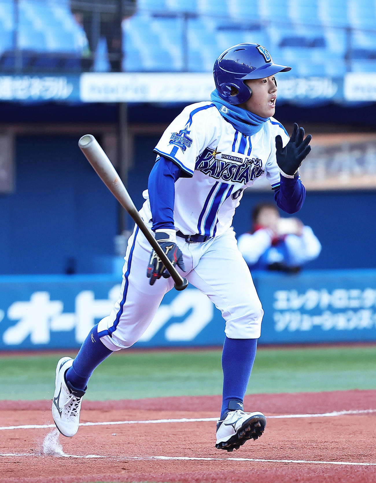 広島ジュニア対DeNAジュニア　2回裏DeNAジュニア無死、井端巧は二塁打を放つ（撮影・足立雅史）