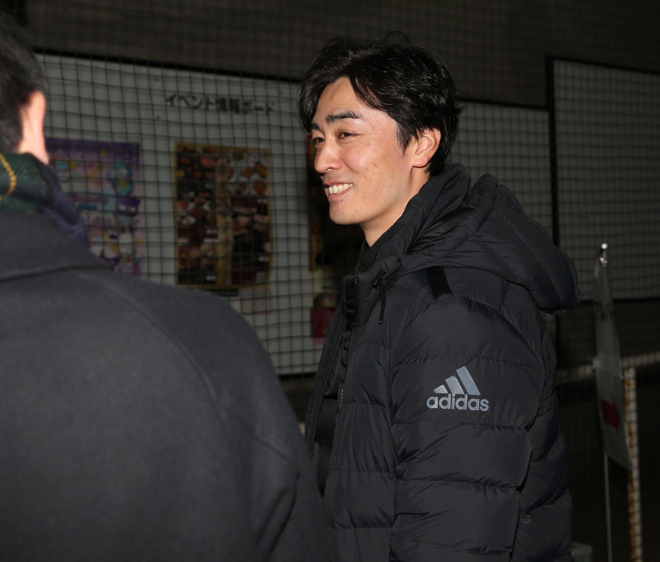 記者の質問に笑顔で答える和田（撮影・冨田成美）