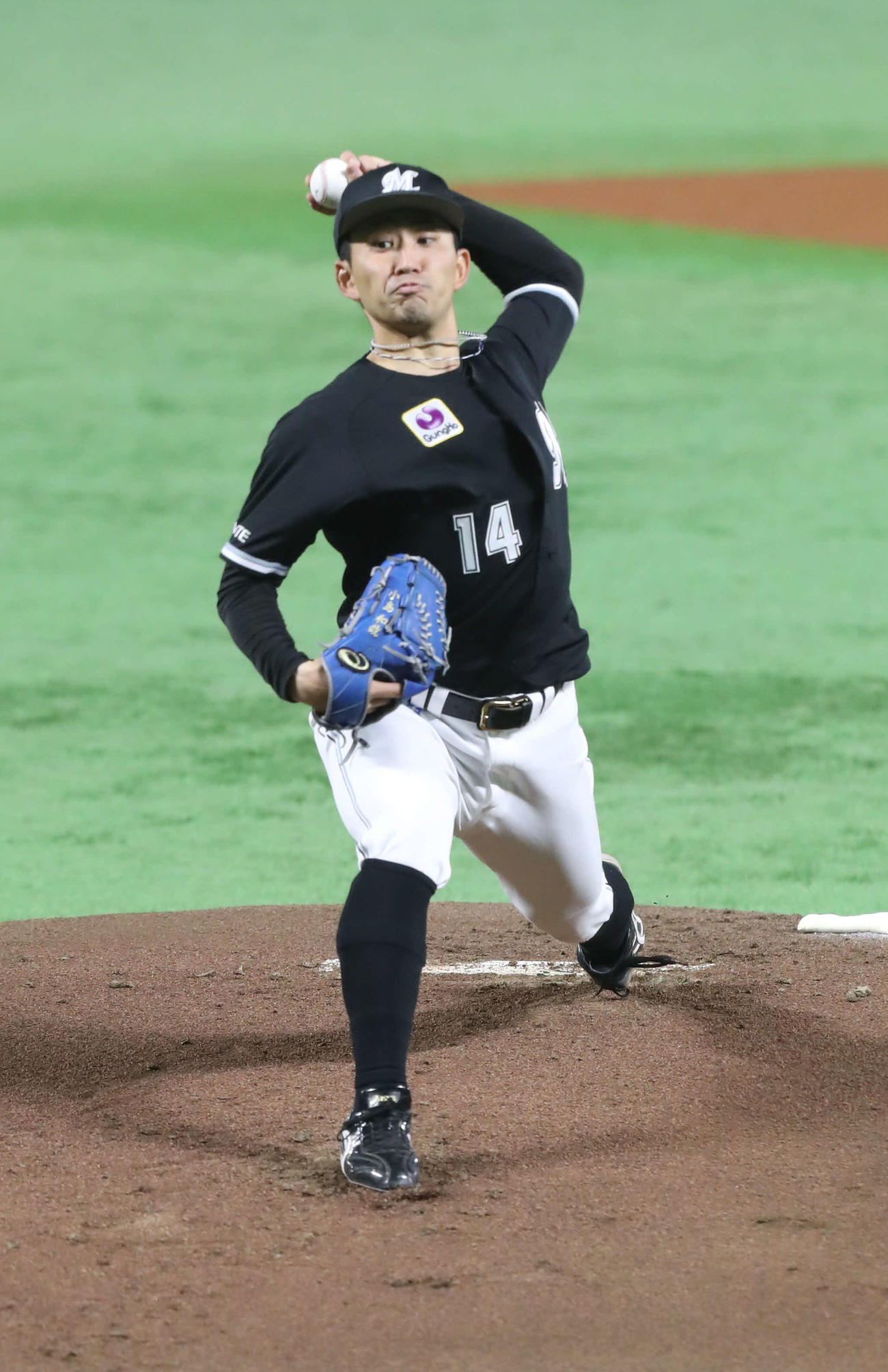 3月31日、力投する小島