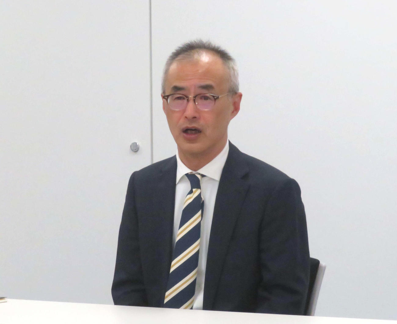 球団納めで取材に応じるオリックス湊球団社長（撮影・磯綾乃）