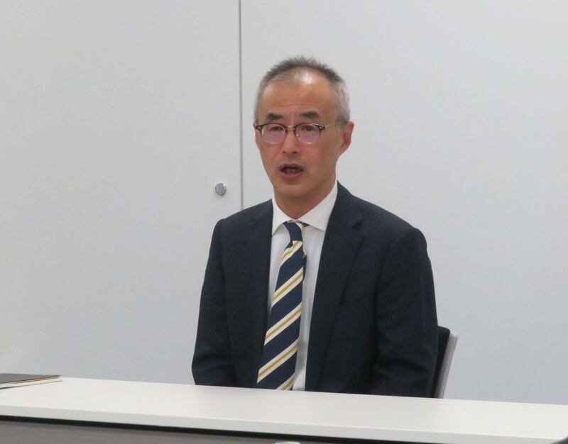 球団納めで取材に応じるオリックス湊通夫球団社長（2023年12月28日撮影）