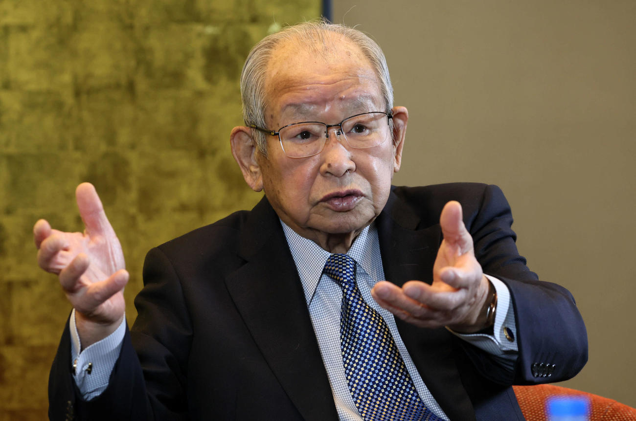 岡田監督と対談しエールを送った吉田義男氏（撮影・加藤哉）