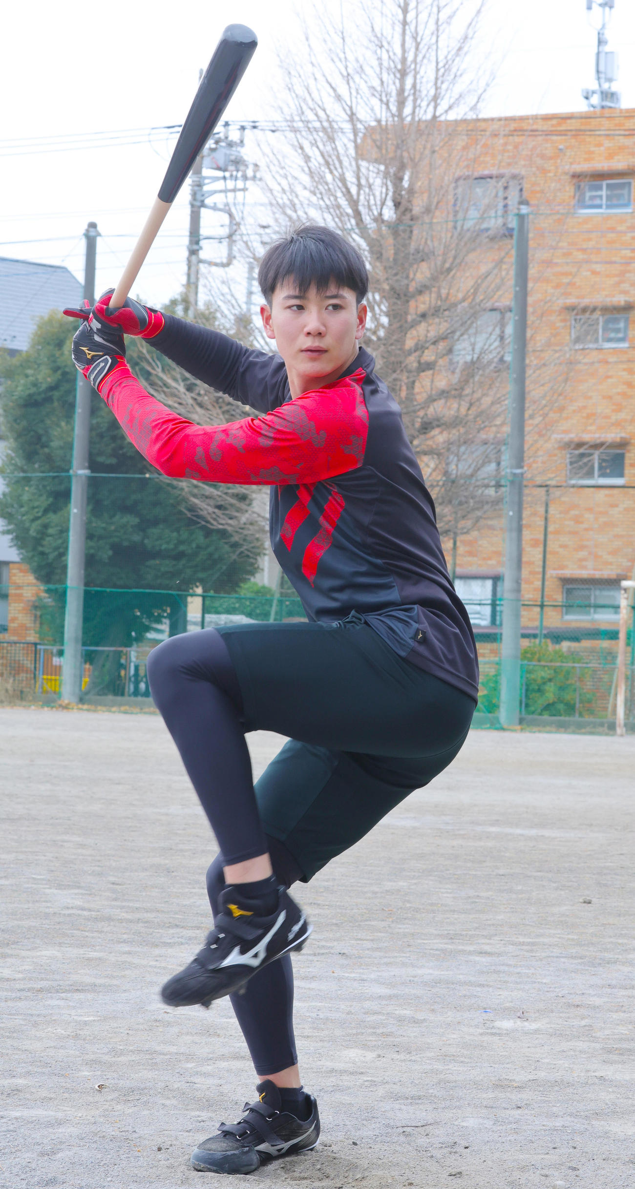 自主トレでティー打撃を行う阪神ドラフト3位の山田（撮影・野上伸悟）