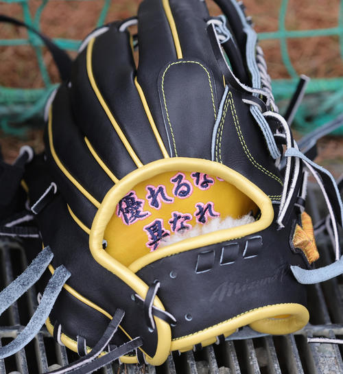 阪神】ドラ3山田脩也、父浩二さんから自主トレでノック受ける 入寮へ