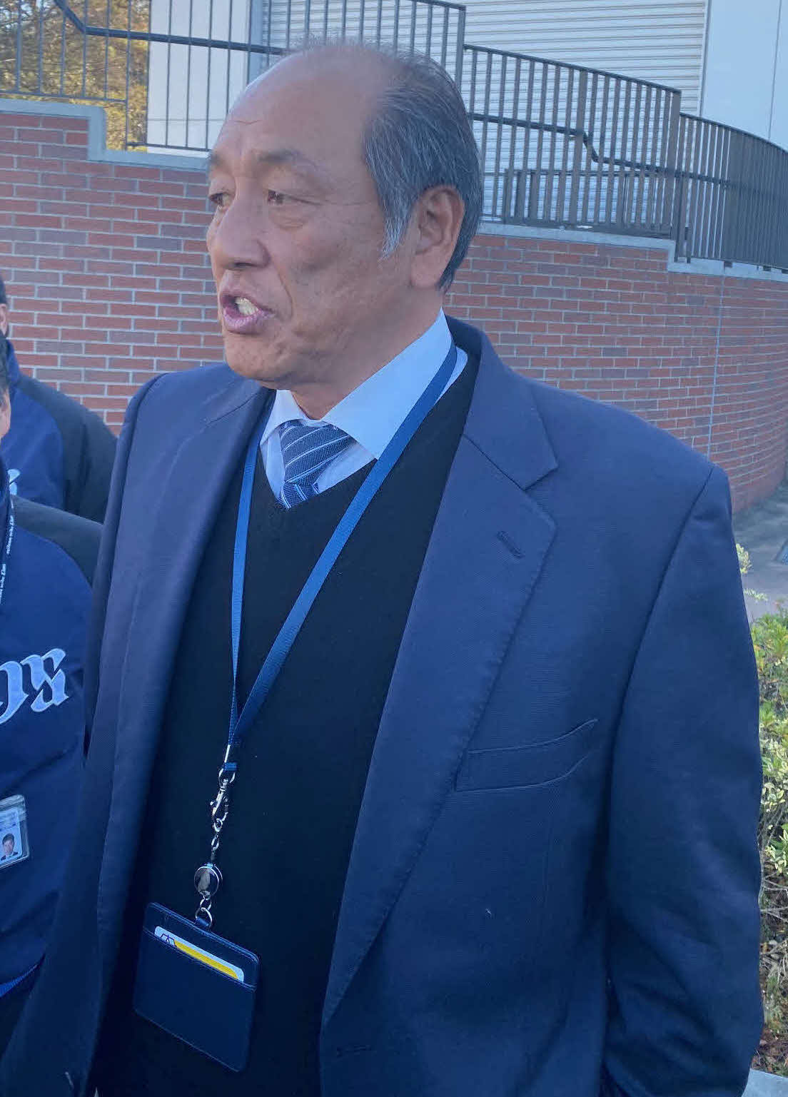 取材に応じる西武渡辺GM（撮影・山崎純一）