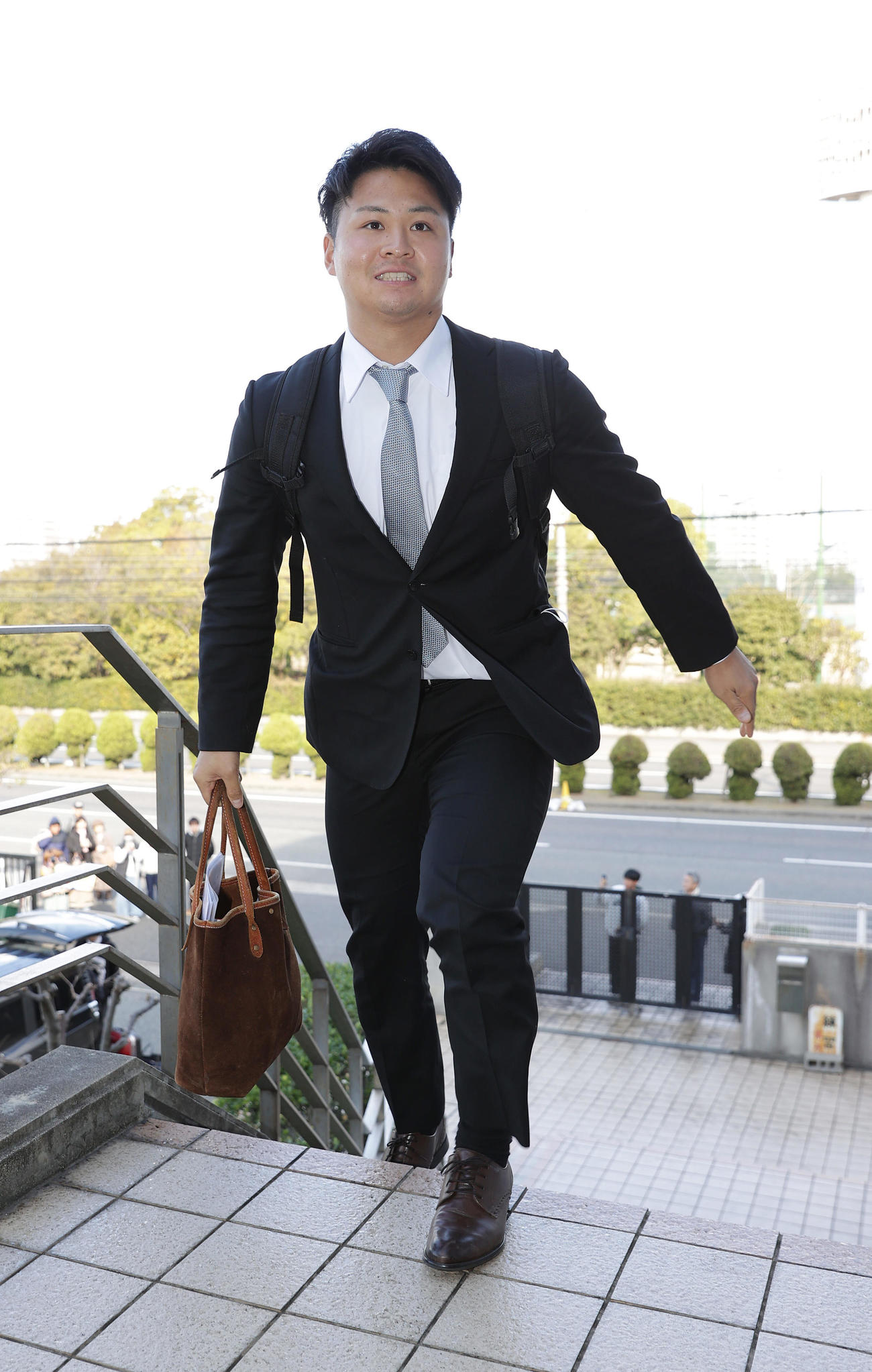 虎風壮に入寮する阪神松原（撮影・前田充）