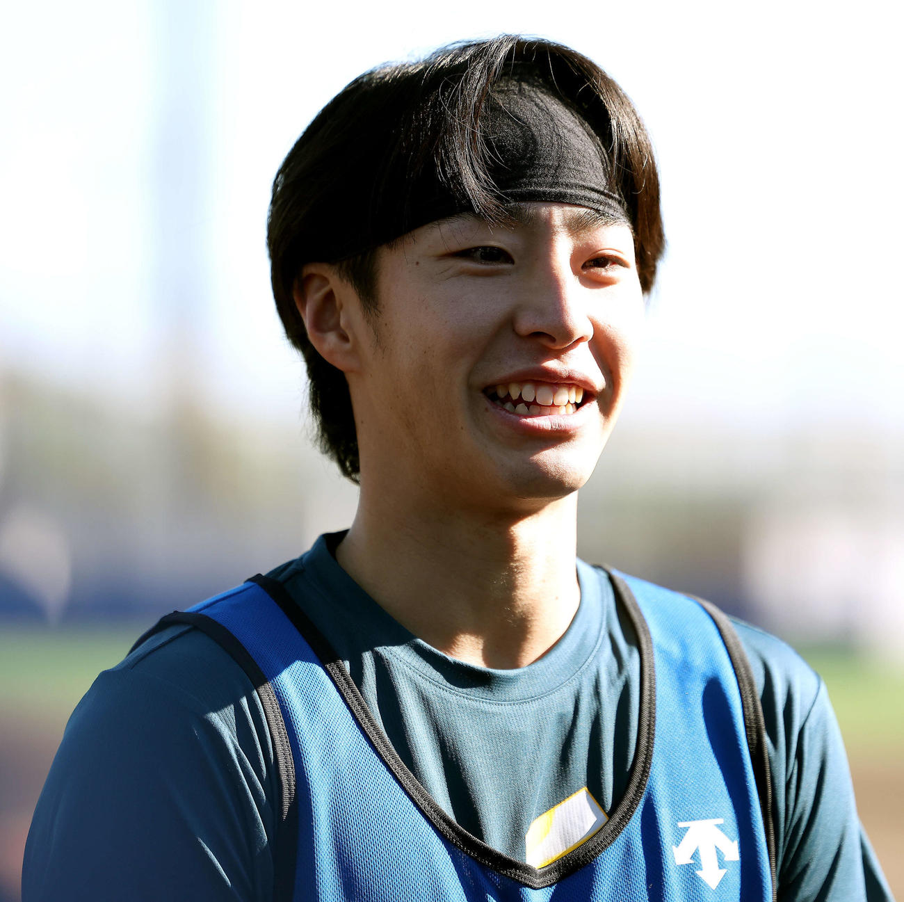 記者の質問に答えるDeNA度会（撮影・河田真司）