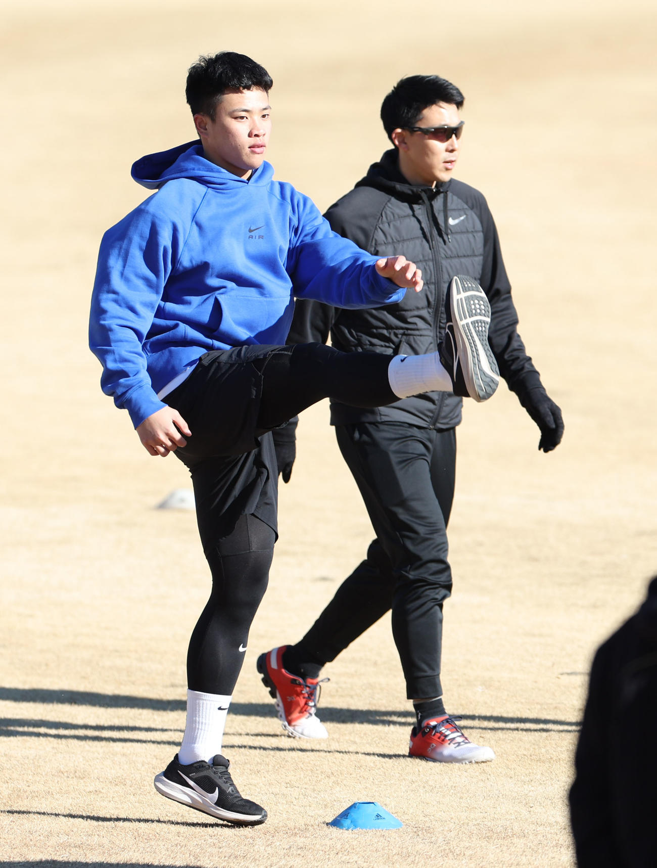 新人合同自主トレに参加する日本ハム孫易磊（撮影・佐藤翔太）