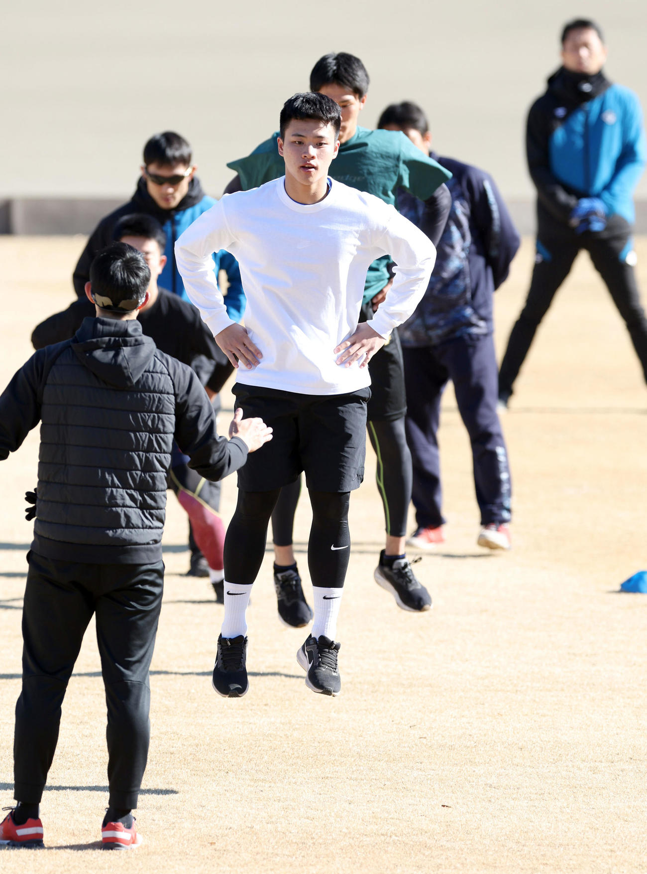 新人合同自主トレに参加する日本ハム孫易磊（撮影・佐藤翔太）