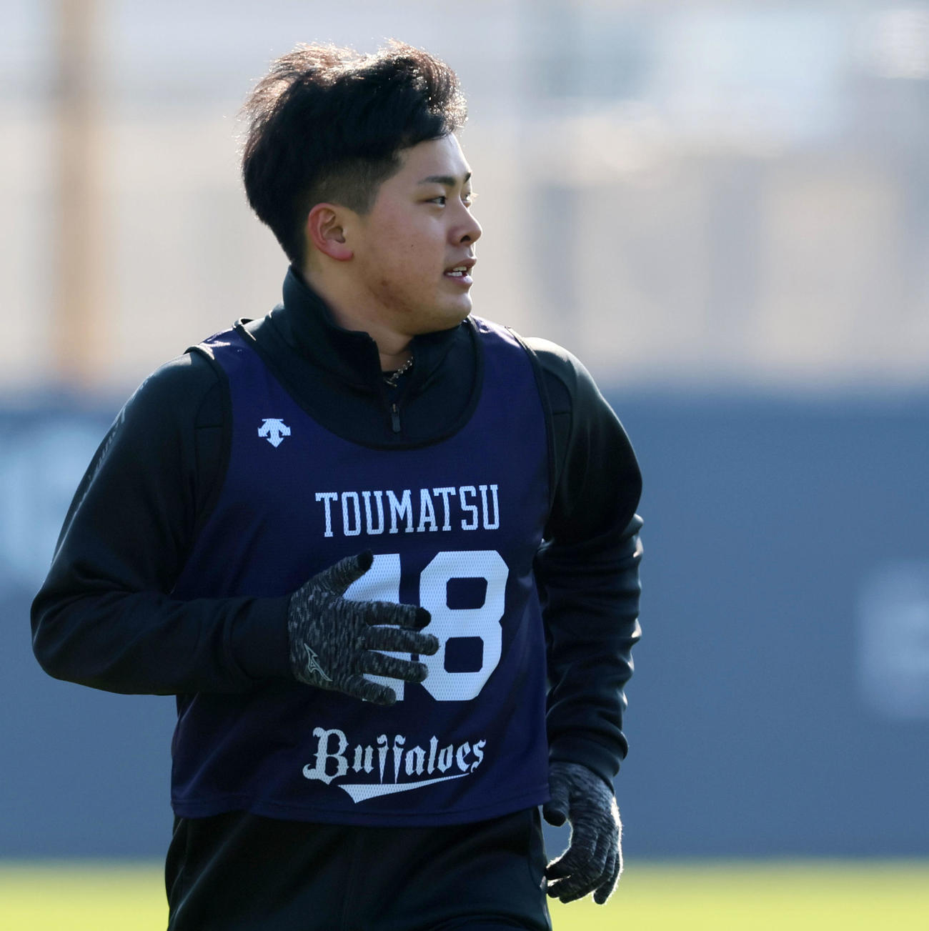オリックス新人合同自主トレがスタートしランニングする東松（撮影・加藤哉）