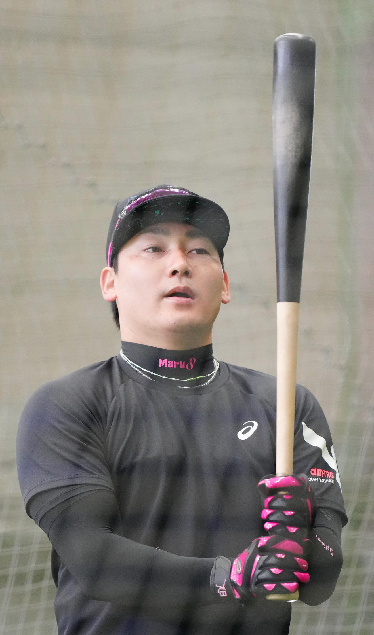 自主トレで打撃練習する巨人丸（撮影・江口和貴）