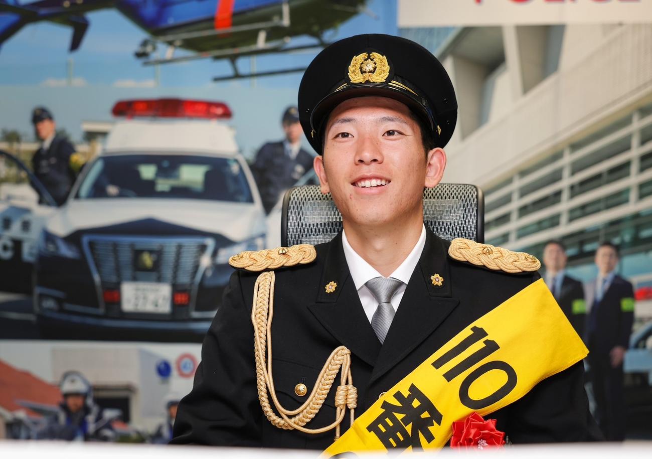 笑顔を見せる巨人戸郷