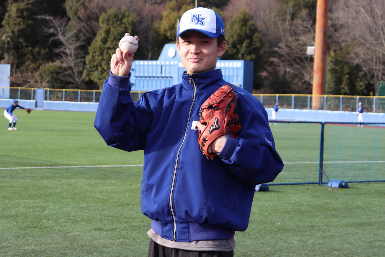 今年はチームの優勝と、自身のプロ野球入り、へと意気込む日体大・エースの寺西（撮影・保坂淑子）