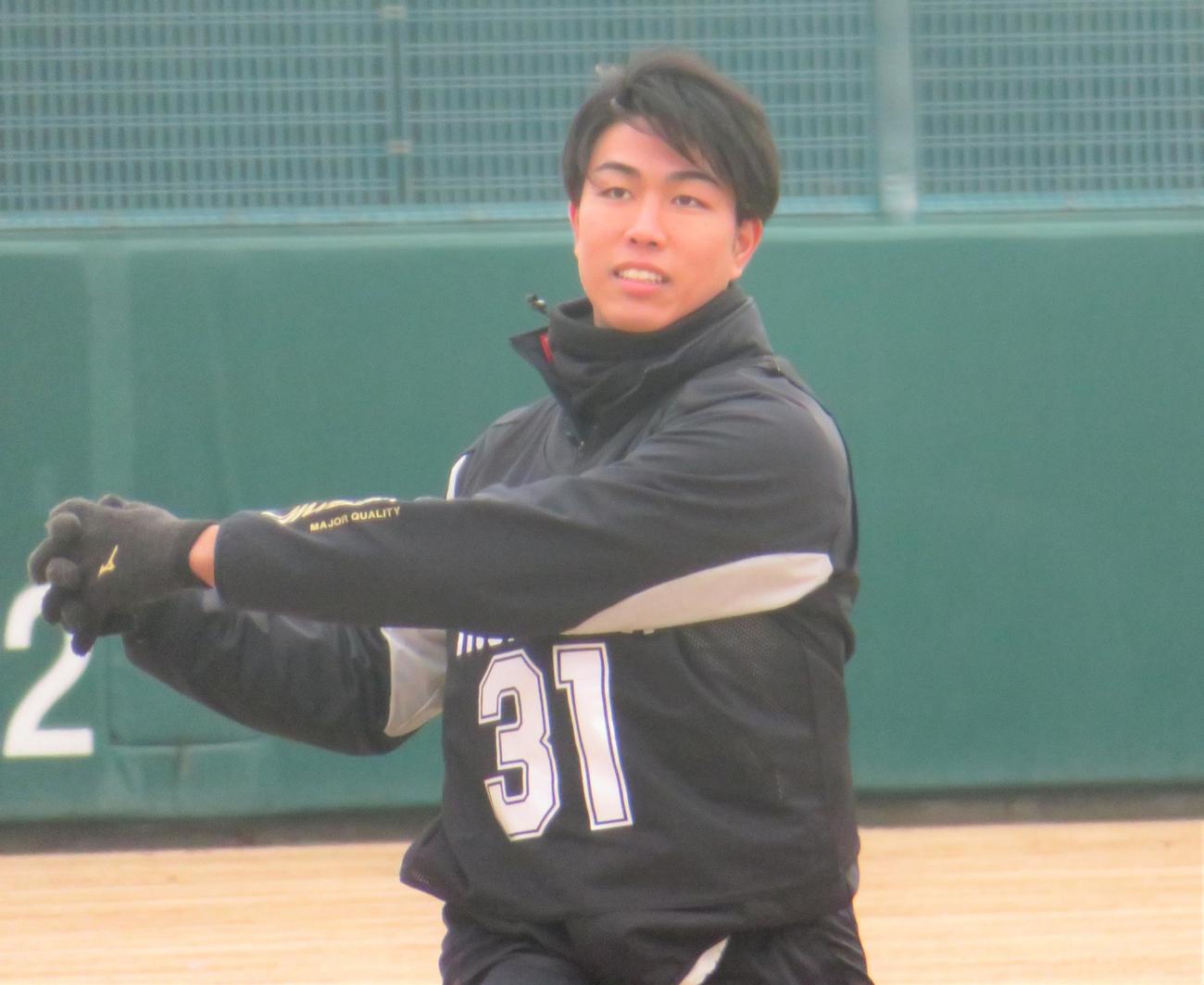 新人合同自主トレに参加したドラフト2位の大谷（撮影・星夏穂）