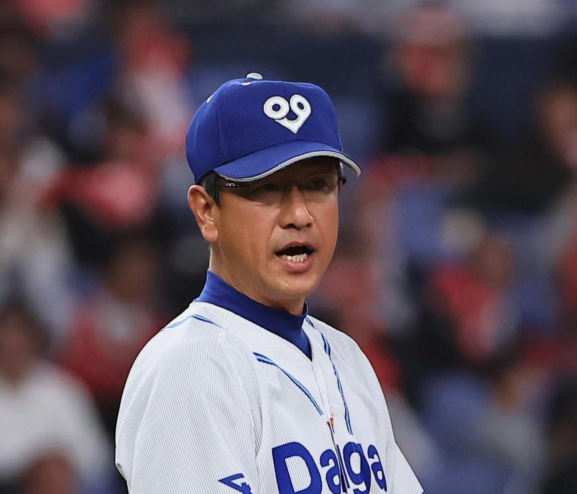 退任する前田孝介監督（2023年11月9日撮影）