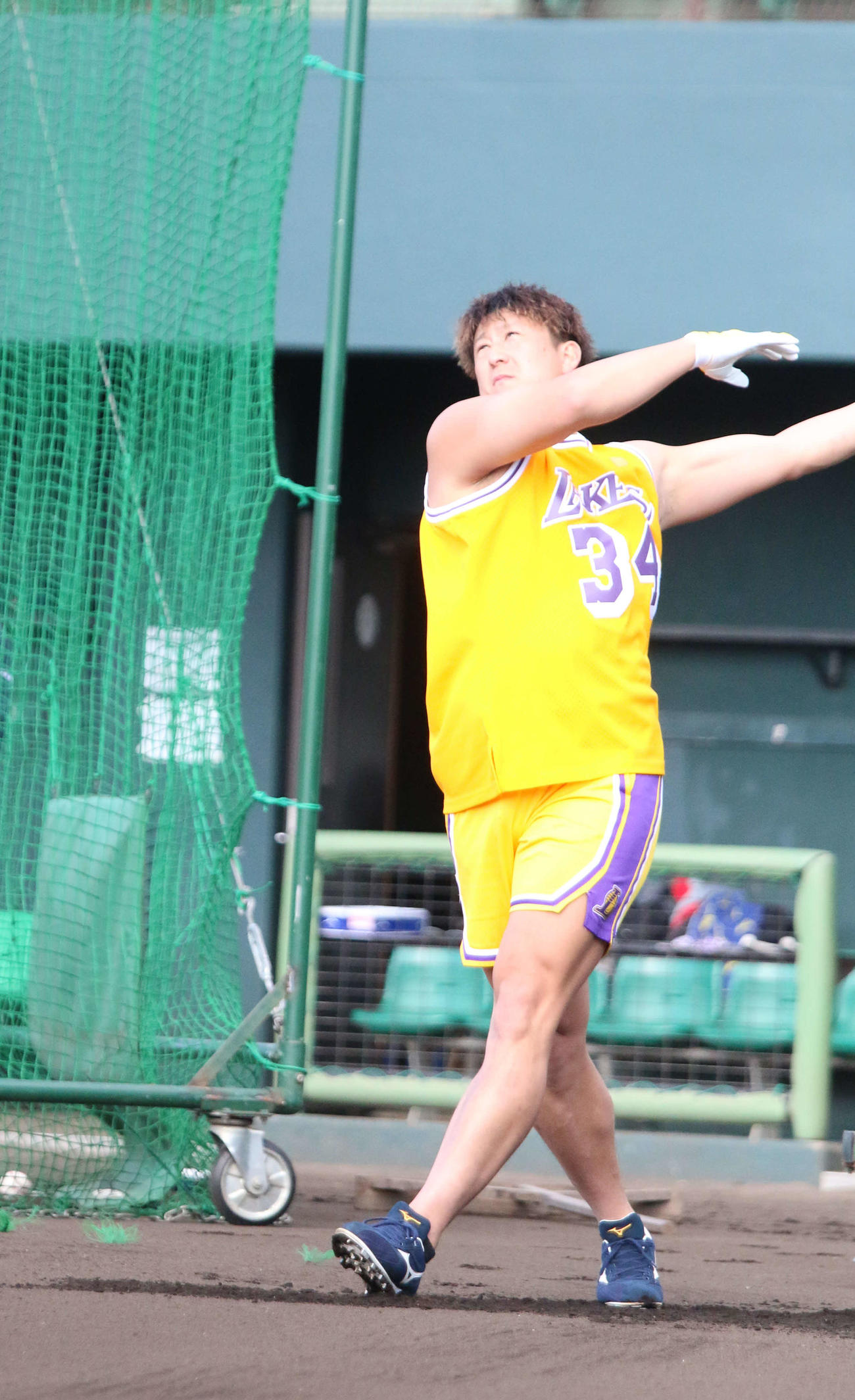 沖縄県内で自主トレを公開したオリックス杉本（撮影・木下大輔）