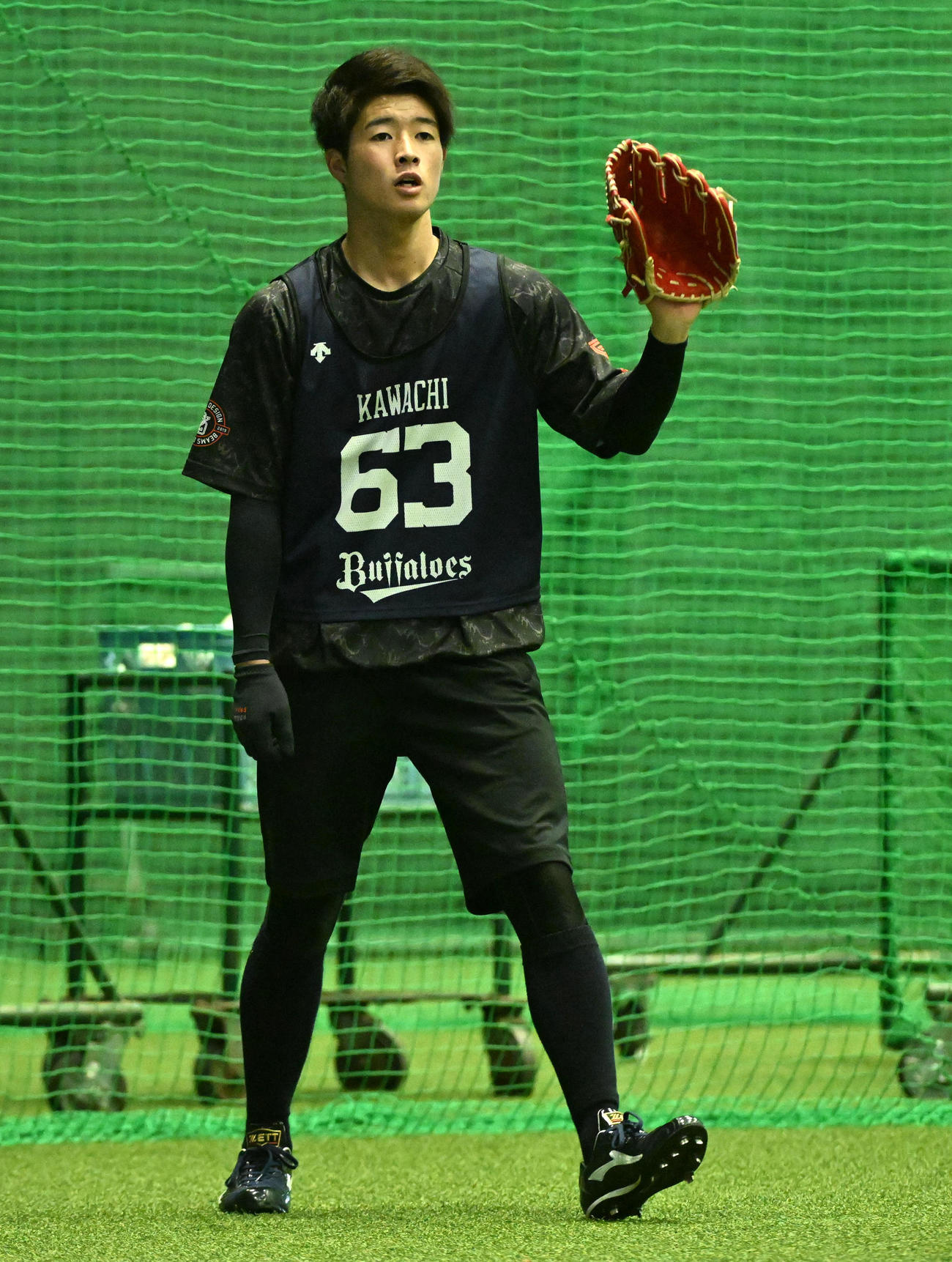 新人合同自主トレでノックを受けるオリックス河内（撮影・前岡正明）