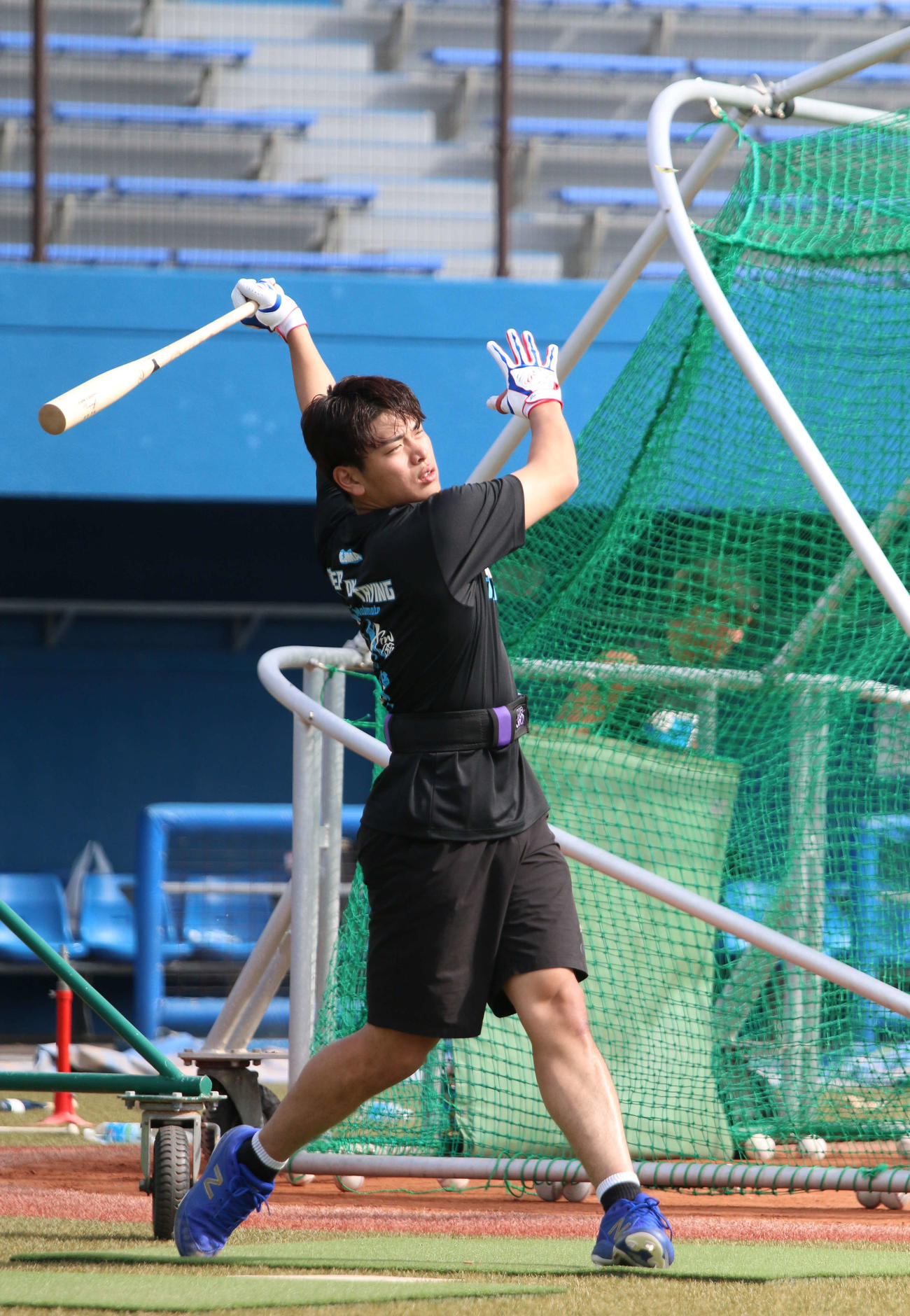 沖縄・伊江村での自主トレを公開した日本ハム野村（撮影・木下大輔）